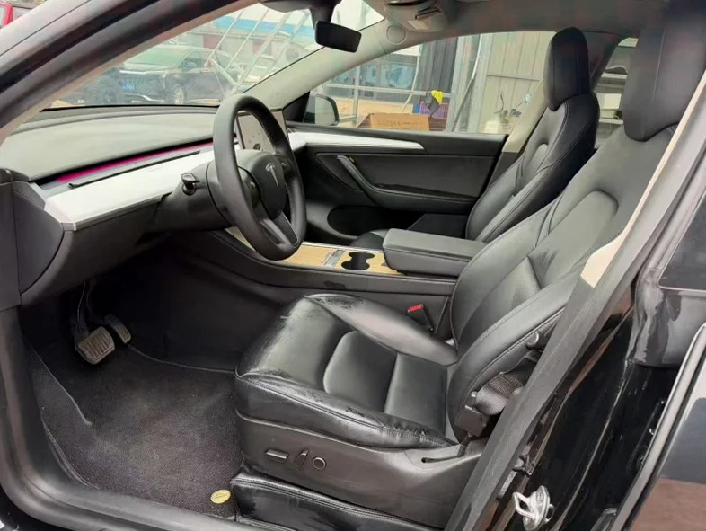 特斯拉MODEL 后面外观三