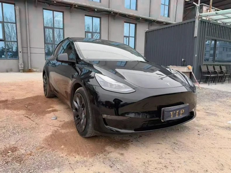 特斯拉MODEL 正面外观二