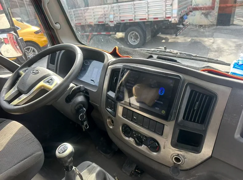 现代鸿图 后面外观三