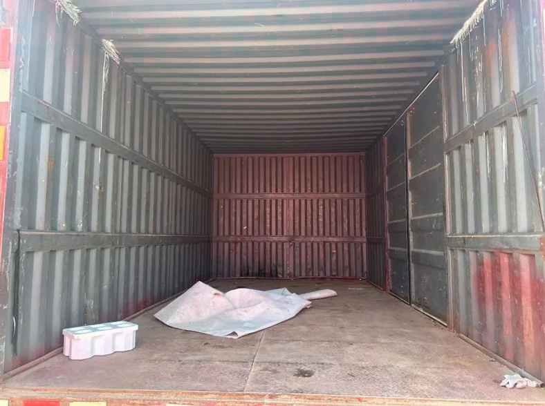 现代鸿图 后面外观一