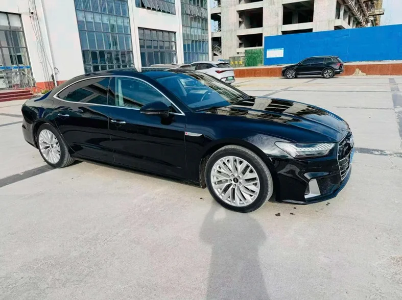 奥迪A7L 正面外观二