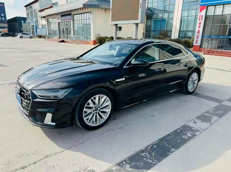 奥迪A7L 正面外观三