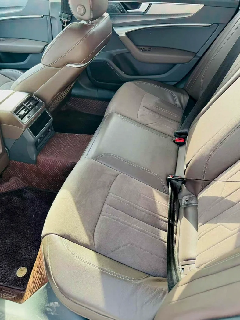 奥迪A7L 后面外观二