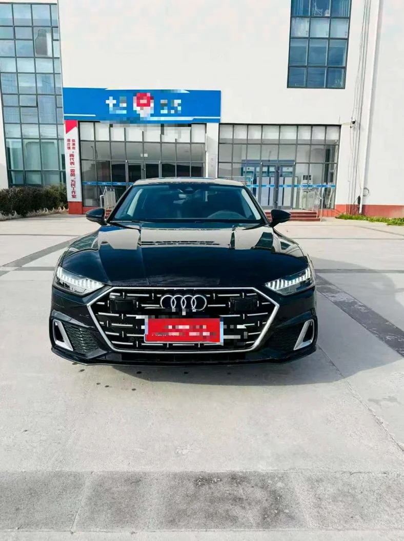 22年奥迪A7L 高功率版