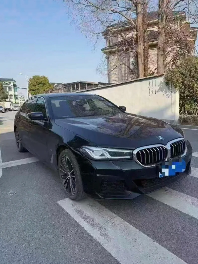 宝马5系 正面外观三