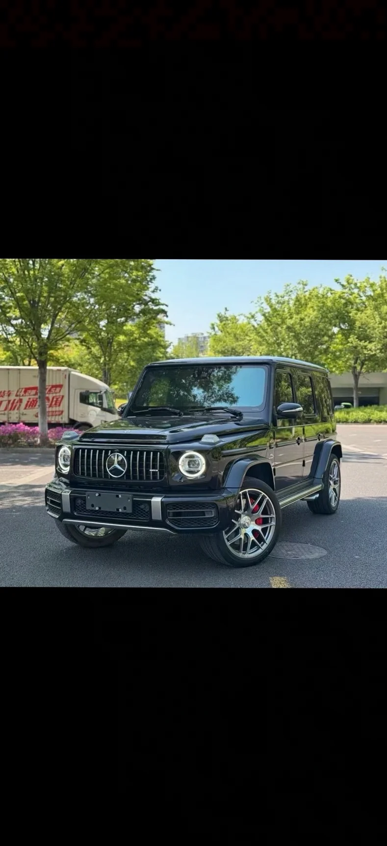 奔驰G 正面外观二