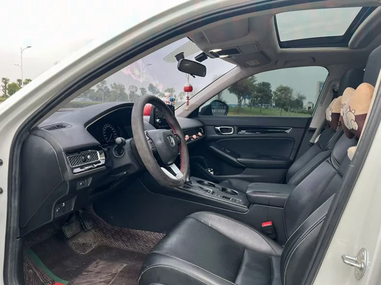 本田思域 后面外观一