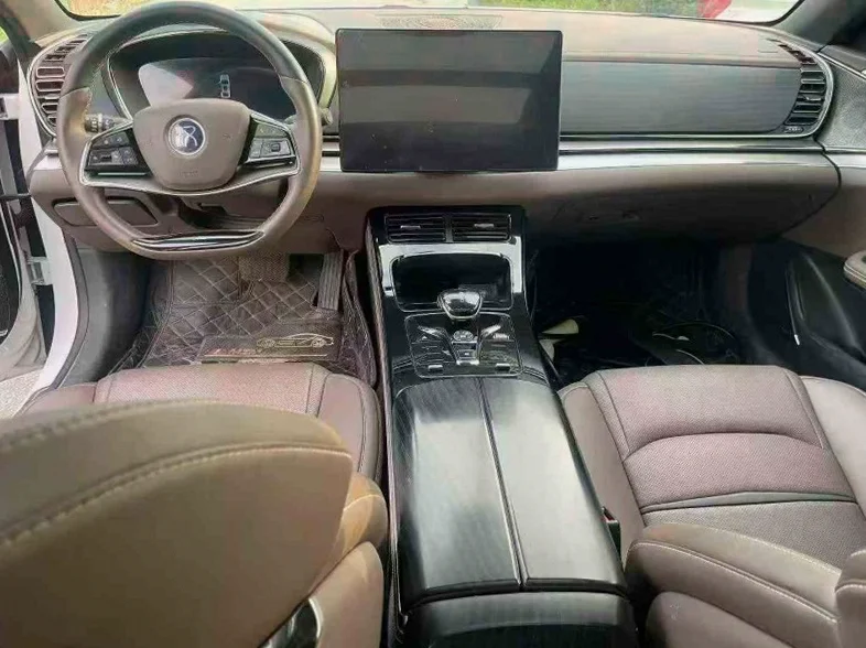 比亚迪秦 后面外观三