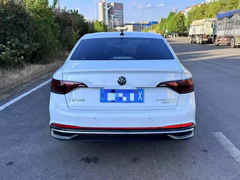 大众速腾 后面外观二