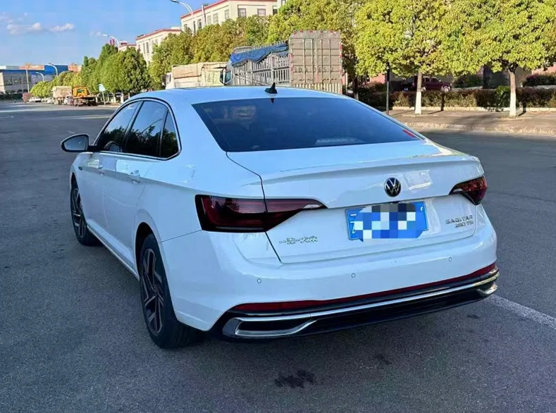 大众速腾 后面外观一