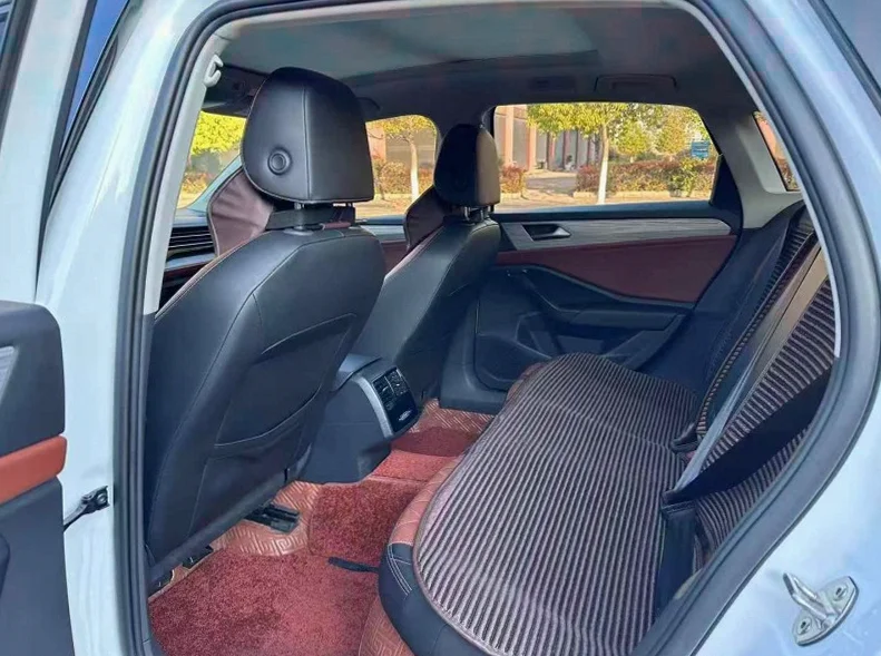 大众速腾 内饰前排