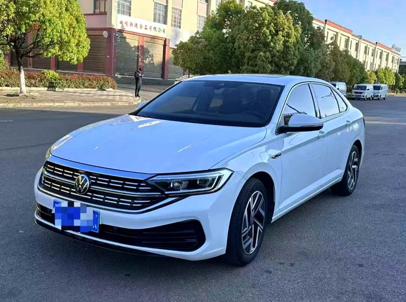 大众速腾 正面外观三