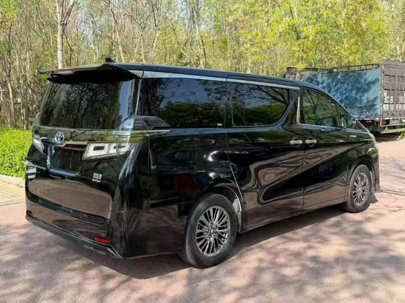 丰田皇冠 后面外观三