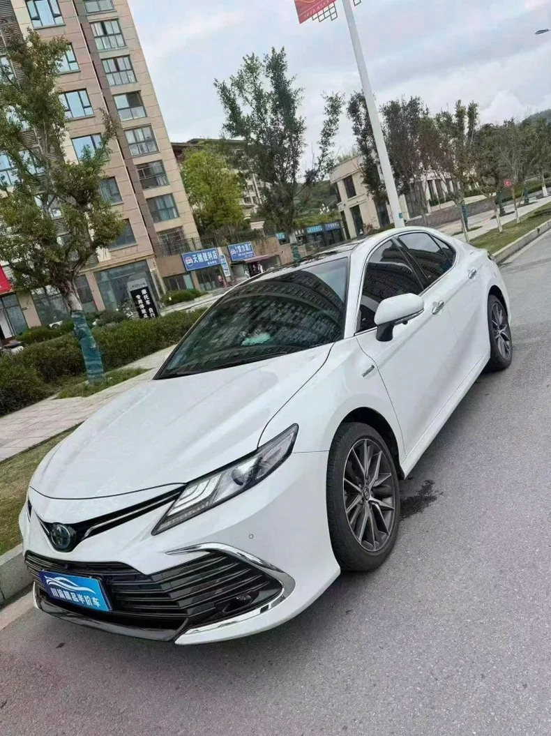 丰田凯美瑞 正面外观二