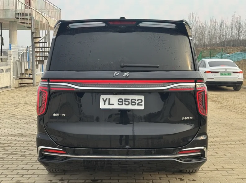 红旗HQ9 后面外观一