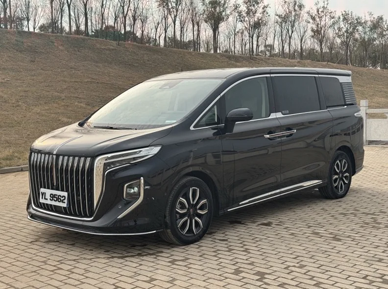 红旗HQ9 正面外观三