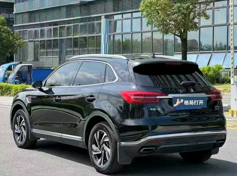 红旗HS5 后面外观一