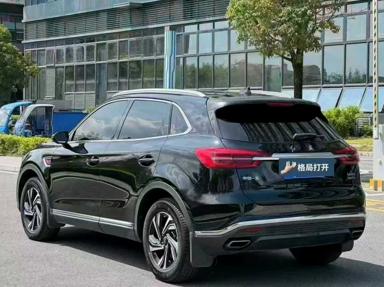 红旗HS5 正面外观三