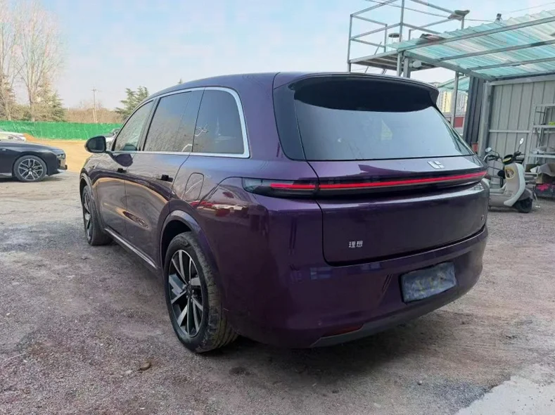 理想L8 后面外观三