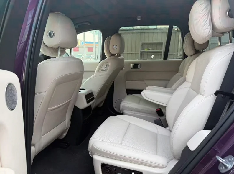 理想L8 后面外观一