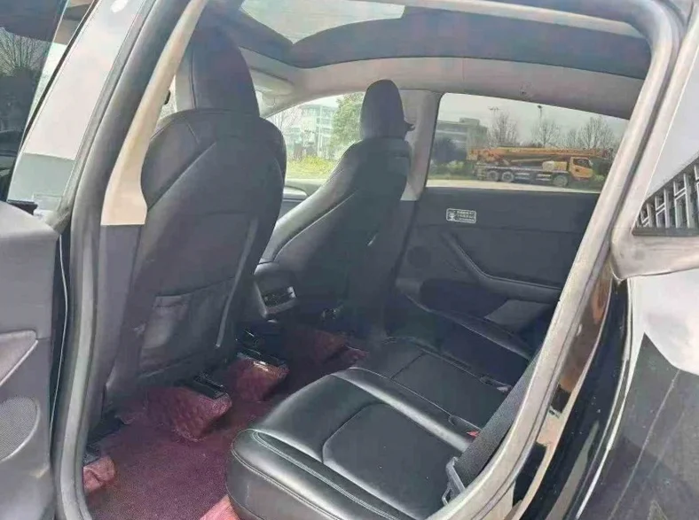 特斯拉MODEL 后面外观二