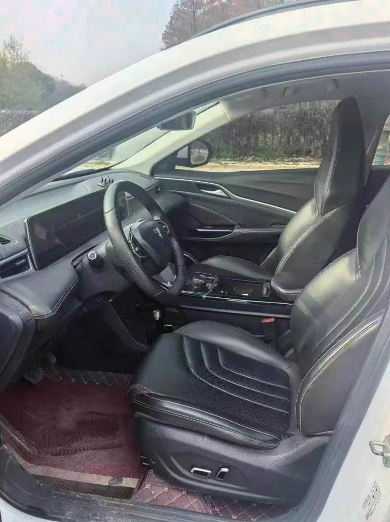 哪吒U 正面外观三