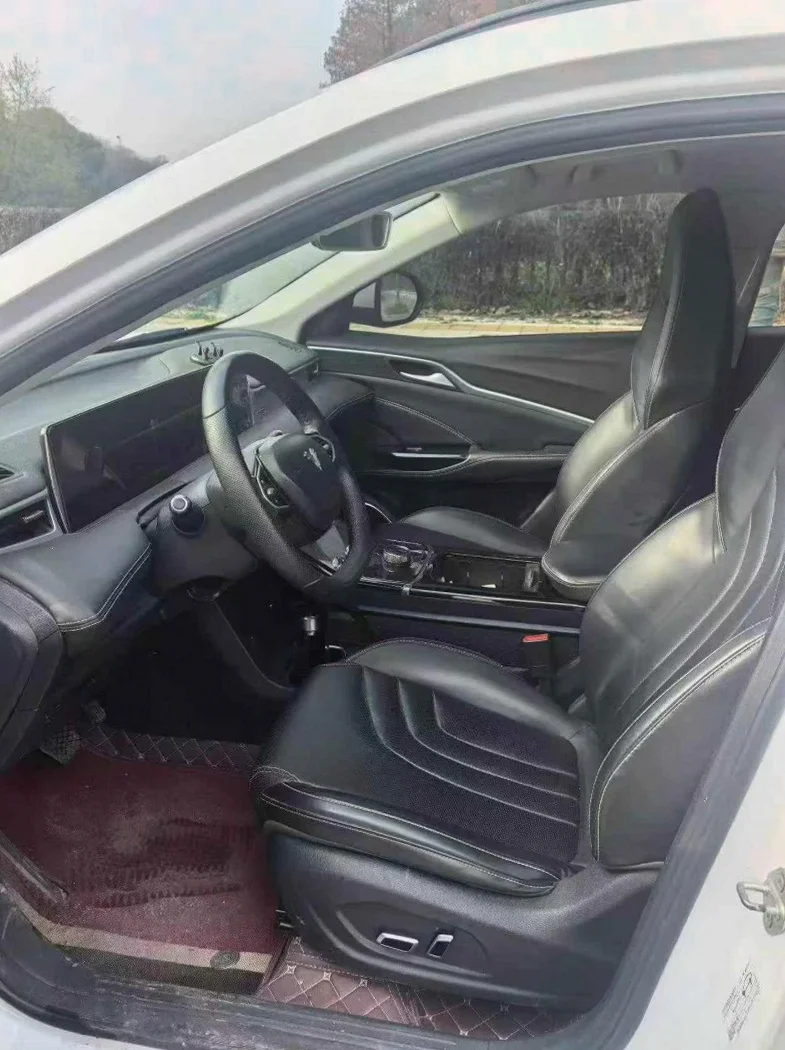 哪吒U 后面外观一