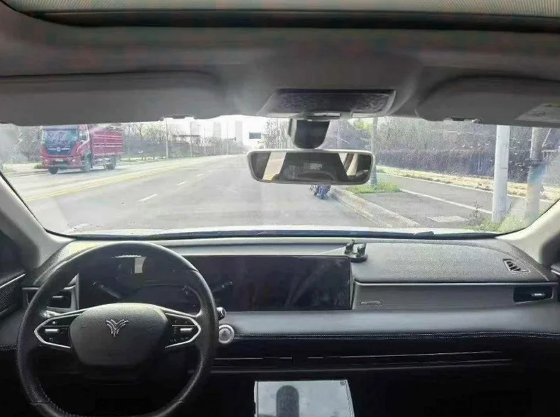 哪吒U 后面外观三