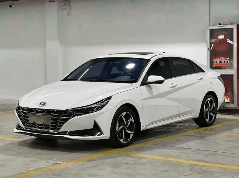 现代伊兰特 正面外观三