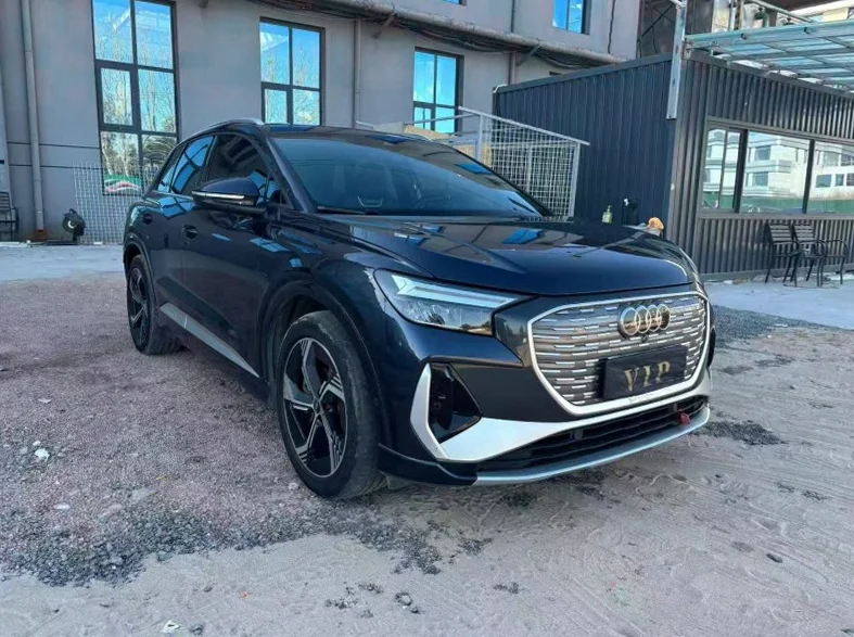 奥迪Q4 正面外观二