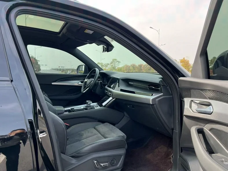 奥迪Q6 后面外观三