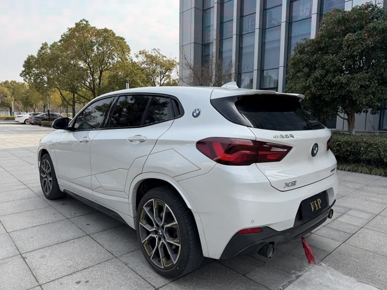 宝马X2 后面外观三