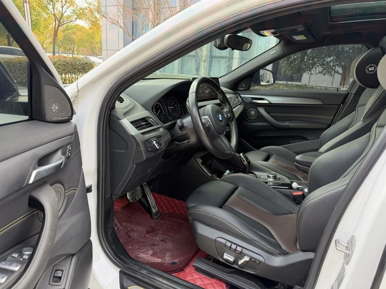 宝马X2 内饰后排