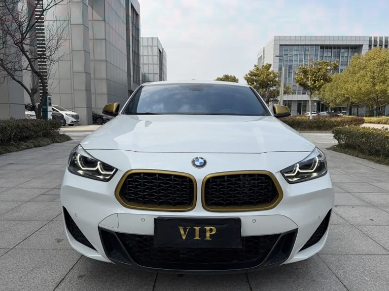 连云港2023年宝马X2全款带大本 正面外观一