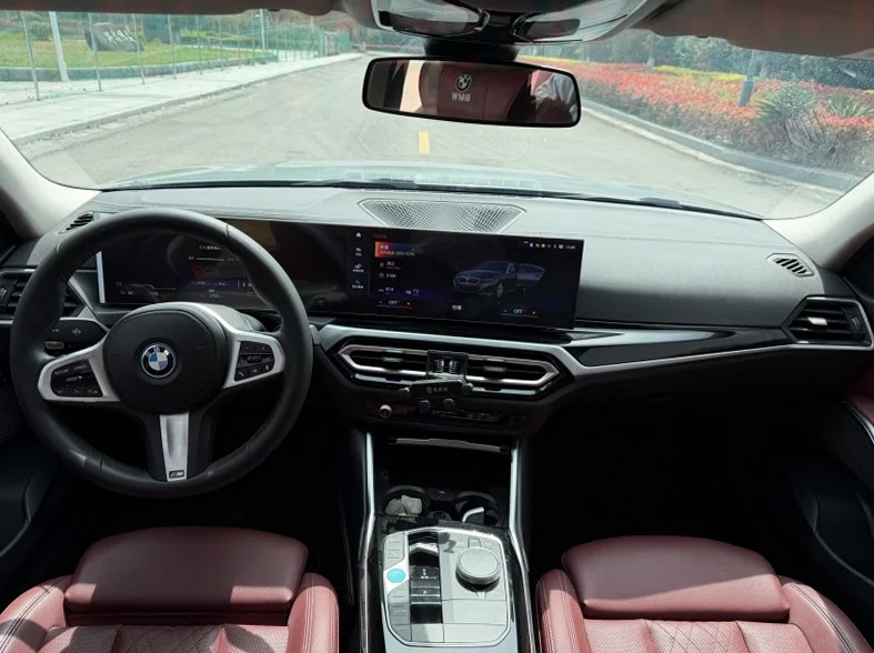 宝马I3 后面外观一