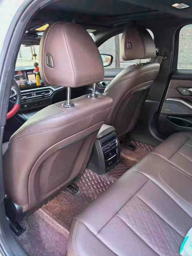 宝马3系 后面外观一