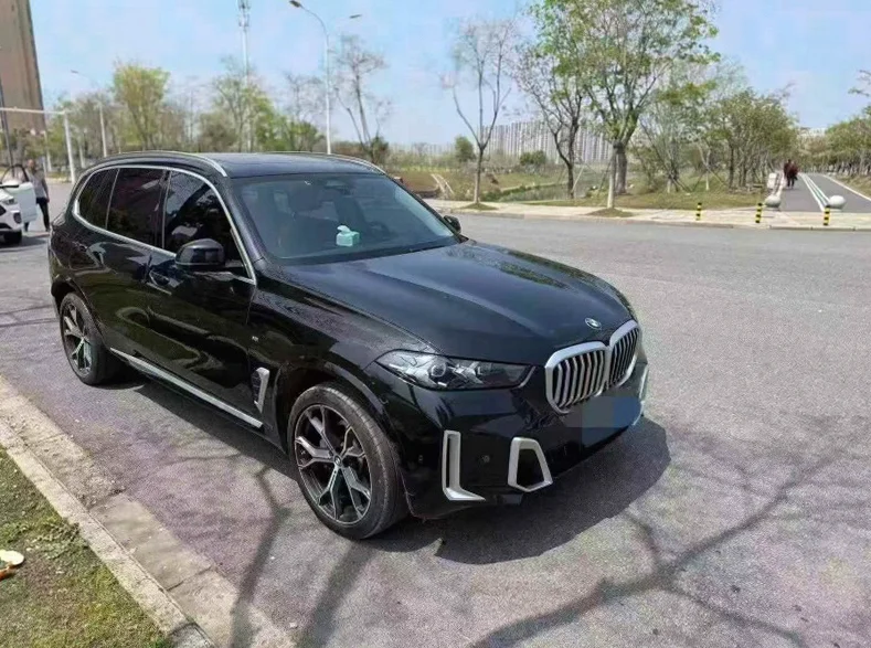 宝马X5 正面外观二