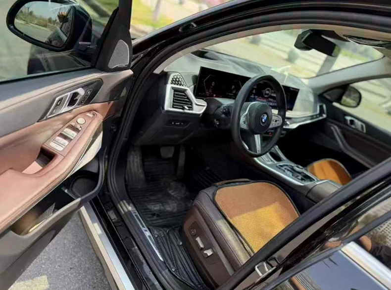 宝马X5 后面外观二