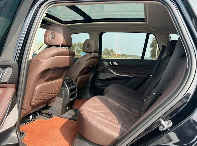 宝马X5 内饰前排