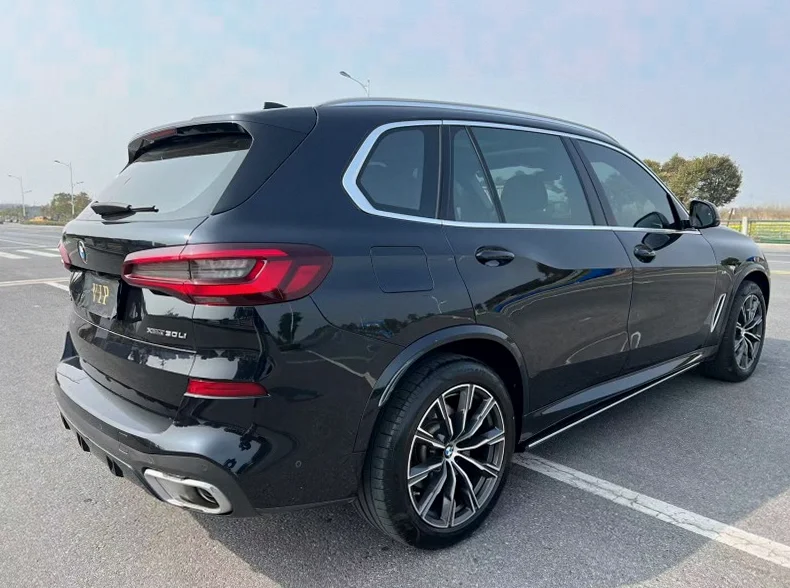 宝马X5 后面外观三