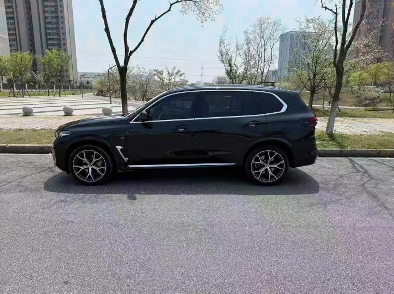 宝马X5 内饰后排