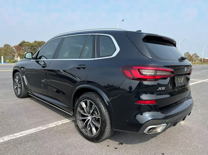 宝马X5 后面外观二
