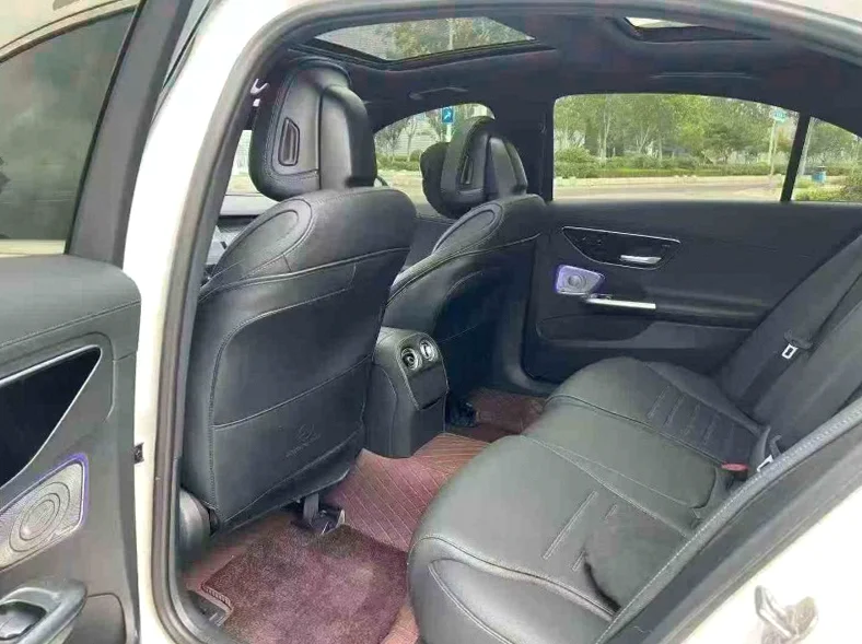 奔驰C 后面外观三