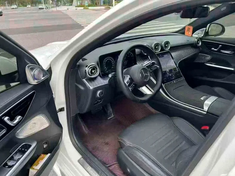 奔驰C 内饰前排