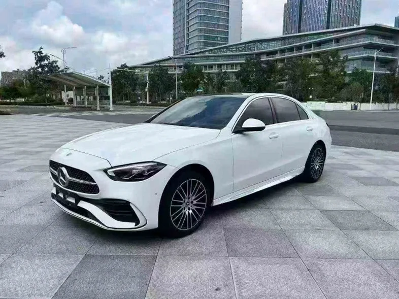 奔驰C 正面外观二