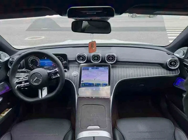 奔驰C 后面外观二