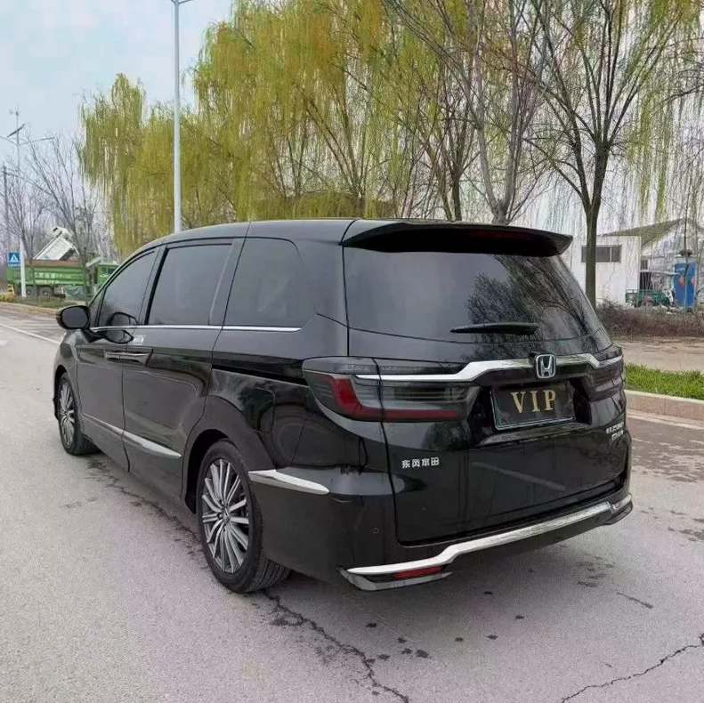 本田艾力绅 内饰前排