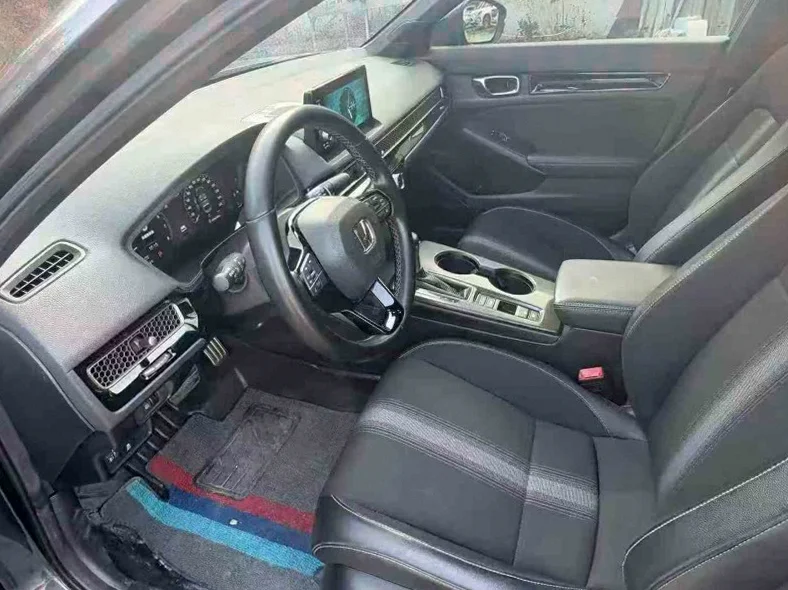 本田思域 驾驶室