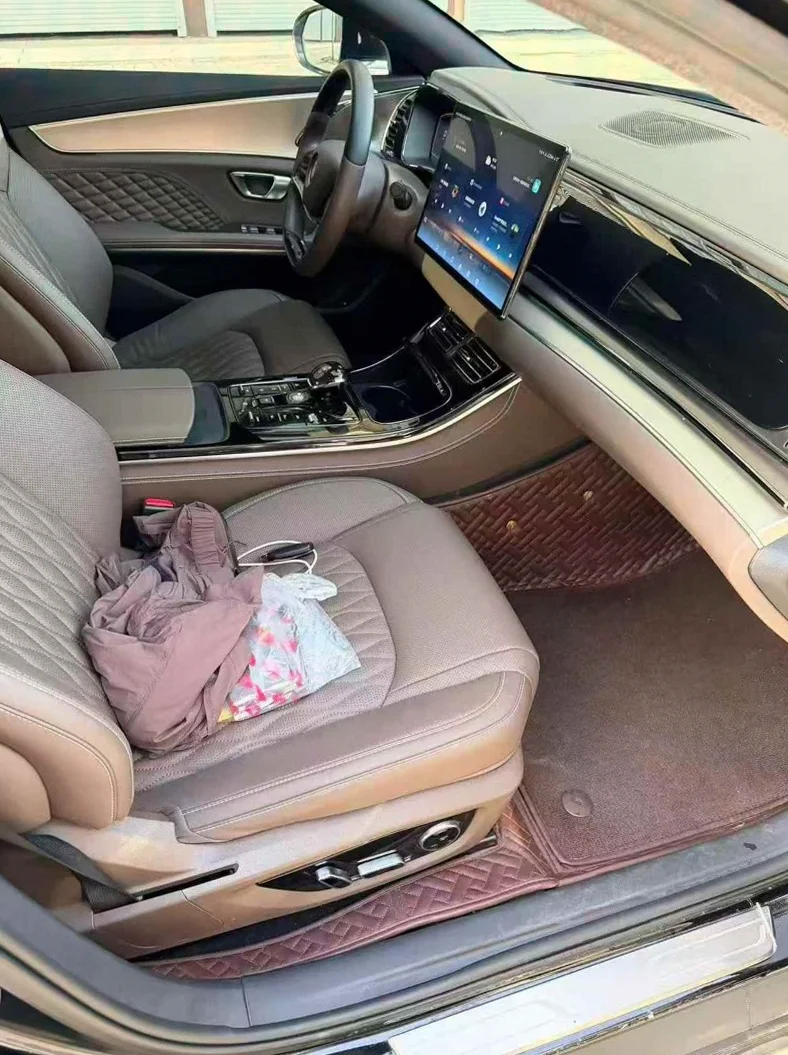 比亚迪汉 后面外观一