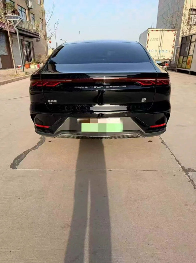 比亚迪汉 正面外观二